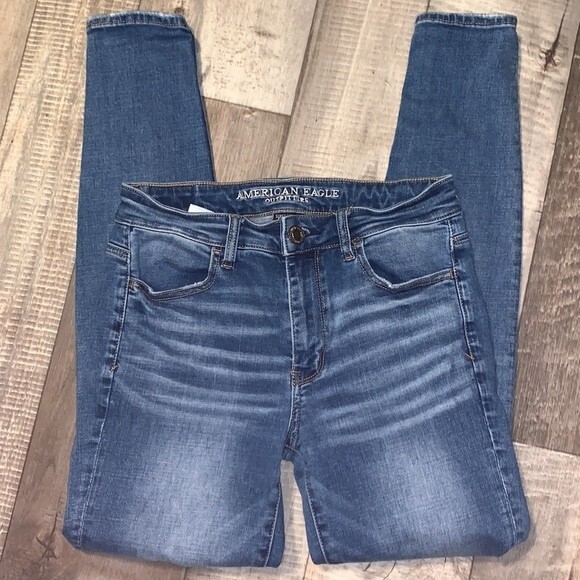American Eagle distressed jeans -size 6 - Picture 2 of 11